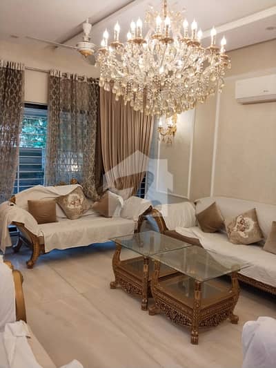 1 BED FULL FURNISHED APPARTMENT AVAIBLE FOR RENT IN BAHRIA TOWN LAHORE