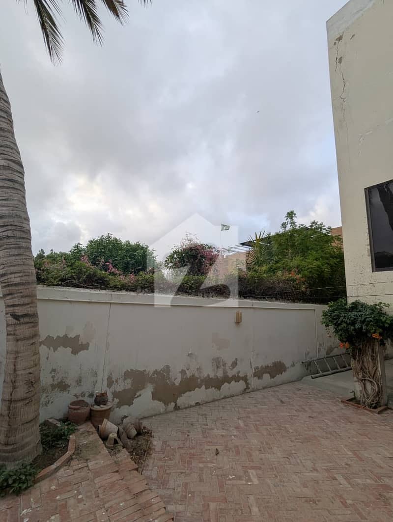 1000 Yards Bungalow For Sale Zone A 1000 Yards Bungalow For Sale Zone A