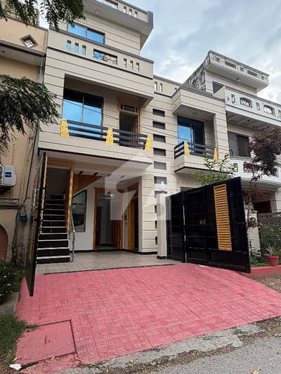 25x40 Little Bit Used Tile Flooring House For Sale In G-13