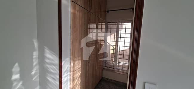8 Marla premium location house for rent 8 Marla premium location house for rent
