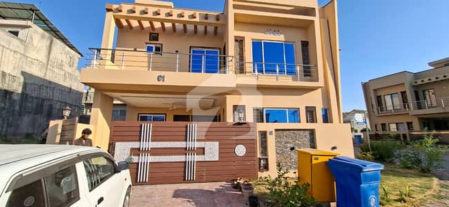 8 Marla Premium Location House For Rent 8 Marla Premium Location House For Rent
