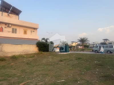 F. 17 Mpchs Size 30*60 Main Doubale Road Cornar Plot For Sale