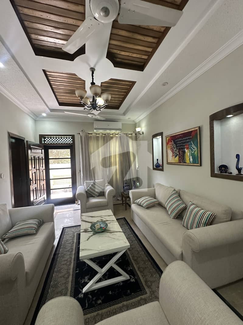 10 Marla House Available For Sale In G13 10 Marla House Available For Sale In G13