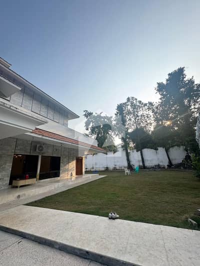 E-7 Top Location Full House Available For Rent