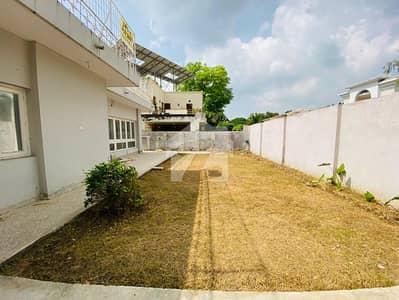 FOR RENT Livable 6-Bedrooms Double Storey House With Margla Facing F_7/4