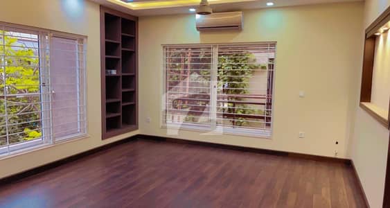 1 Kanal Slightly Used House With 10 Kv Solar  Completion Year 2025