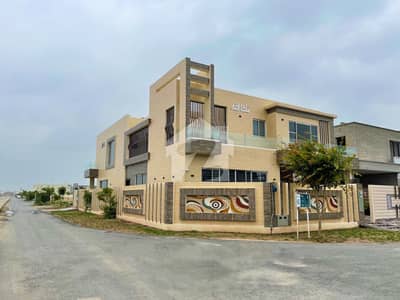 Corner Slightly Used 1 Kanal Luxury Modern House for Sale in DHA Lahore