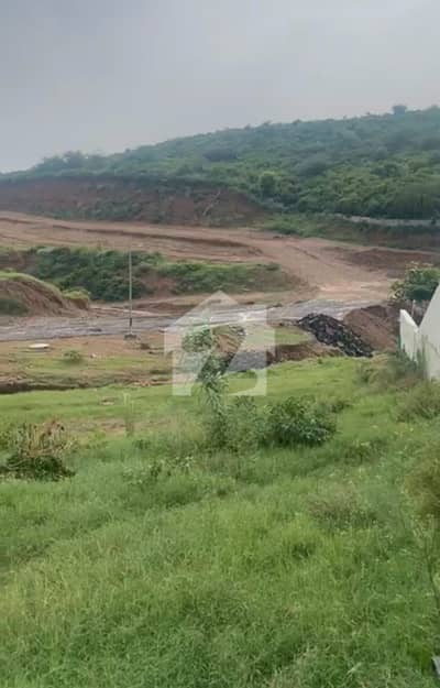 2 KANAL 6 MARLA PLOT 51-B FOR SALE ASKING 475 FROUNT BACK 80 FEET ROAD