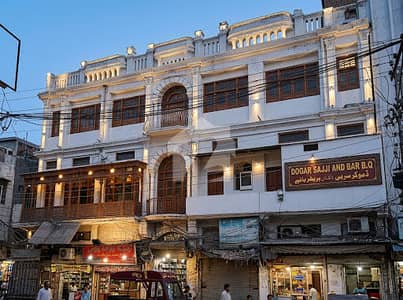 گوالمنڈی لاہور میں 11 کمروں کا 15 مرلہ عمارت 2.0 لاکھ میں کرایہ پر دستیاب ہے۔