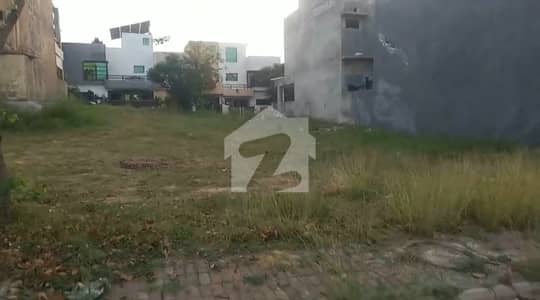 بحریہ ٹاؤن فیز 8 ۔ رفیع بلاک بحریہ ٹاؤن فیز 8,بحریہ ٹاؤن راولپنڈی,راولپنڈی میں 5 مرلہ رہائشی پلاٹ 85.0 لاکھ میں برائے فروخت۔ بحریہ ٹاؤن فیز 8 ۔ رفیع بلاک بحریہ ٹاؤن فیز 8,بحریہ ٹاؤن راولپنڈی,راولپنڈی میں 5 مرلہ رہائشی پلاٹ 85.0 لاکھ میں برائے فروخت۔