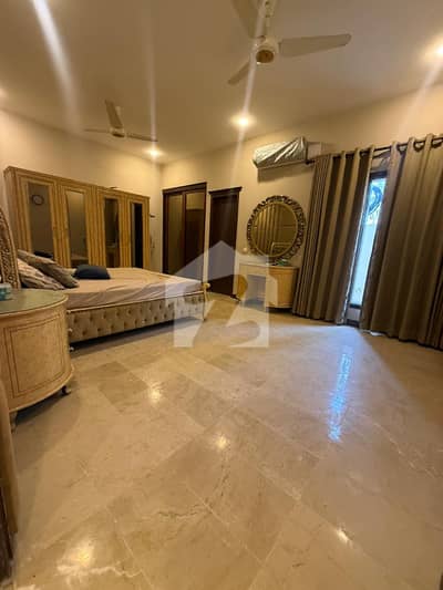 500 YARD BUNGALOW FOR RENT CORNER BUNGALOW