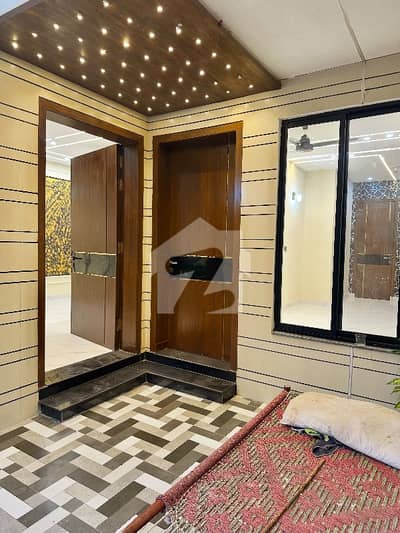 LUXURY LIVING | 5 MARLA BRAND NEW HOUSE FOR SALE LUXURY LIVING | 5 MARLA BRAND NEW HOUSE FOR SALE