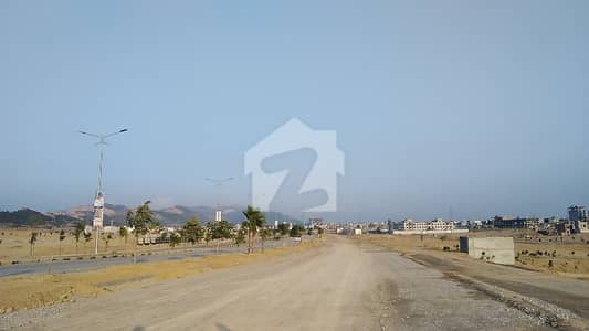 ایم پی سی ایچ ایس - بلاک سی 1 ایم پی سی ایچ ایس ۔ ملٹی گارڈنز,بی ۔ 17,اسلام آباد میں 6 مرلہ رہائشی پلاٹ 1.3 کروڑ میں برائے فروخت۔