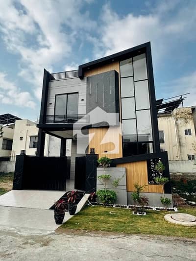 Luxurious 5 Marla Lavish Brand New Bungalow On Top Location For Rent Phase 9 Town DHA Lahore