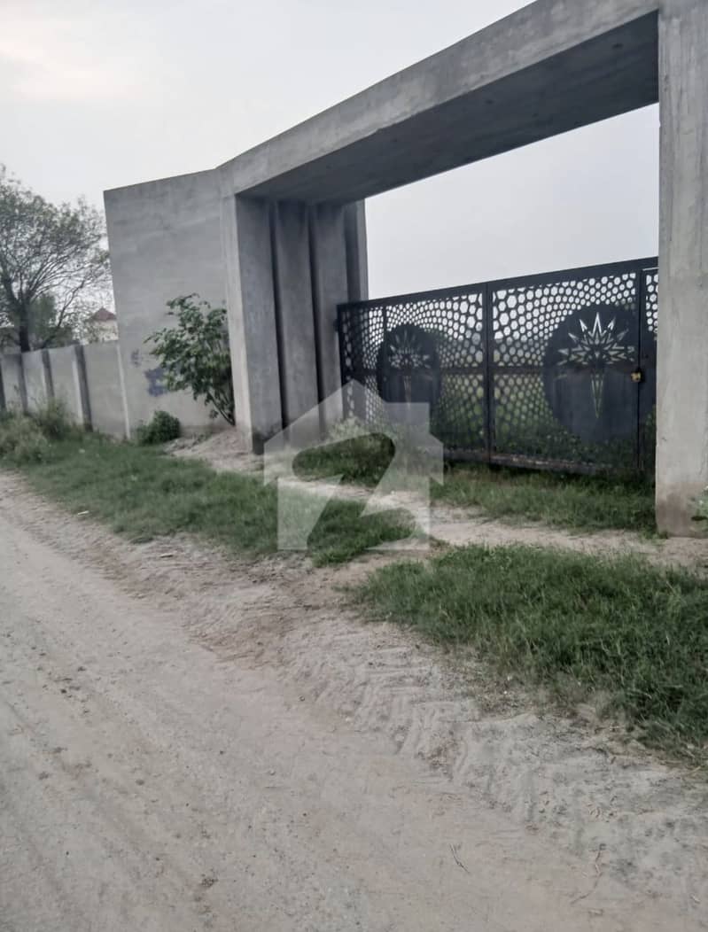 20-Kanal Farm House Boundary Wall With Gate 20-Kanal Farm House Boundary Wall With Gate