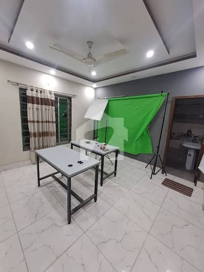 03 MARLA FLAT COMMERCIAL USE FOR RENT IN JOHAR TOWN LAHORE