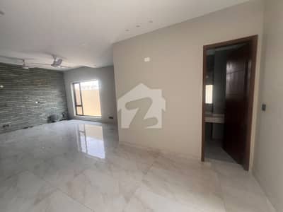 4 Bedrooms Villa For Rent In Precinct 8 With Servant Quarter