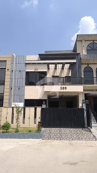 فیصل مارگلہ سٹی بی ۔ 17,اسلام آباد میں 4 کمروں کا 5 مرلہ مکان 3.2 کروڑ میں برائے فروخت۔ فیصل مارگلہ سٹی بی ۔ 17,اسلام آباد میں 4 کمروں کا 5 مرلہ مکان 3.2 کروڑ میں برائے فروخت۔