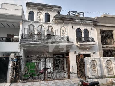 Prime Location In Marghzar Officers Colony - Block C House For sale Sized 10 Marla Prime Location In Marghzar Officers Colony - Block C House For sale Sized 10 Marla
