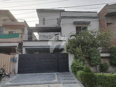 Prime Location House Spread Over 10 Marla In Marghzar Officers Colony - Block C Available Prime Location House Spread Over 10 Marla In Marghzar Officers Colony - Block C Available