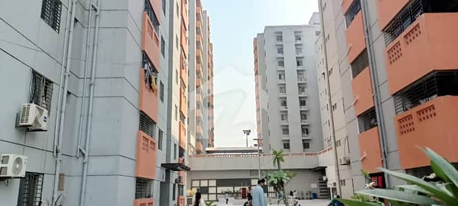 گرے نور ٹاور اینڈ شاپنگ مال سکیم 33,کراچی میں 2 کمروں کا 5 مرلہ فلیٹ 1.65 کروڑ میں برائے فروخت۔