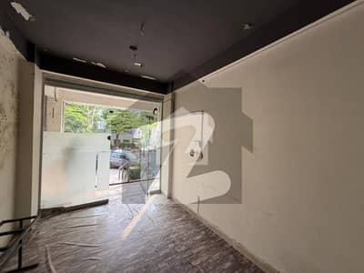 ٹاپ سٹی 1 اسلام آباد میں 2 مرلہ Studio دکان 2.5 کروڑ میں برائے فروخت۔ ٹاپ سٹی 1 اسلام آباد میں 2 مرلہ Studio دکان 2.5 کروڑ میں برائے فروخت۔