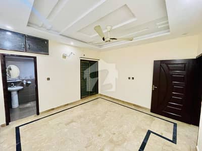 8 Marla 3 BED Upper Portion For Rent in Nadirabad Street 2 Near Main Road (0335-5779339)