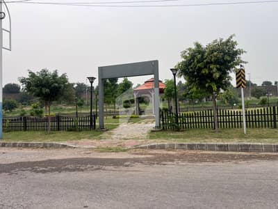 Beautiful location ideal plot near masjid Park and School