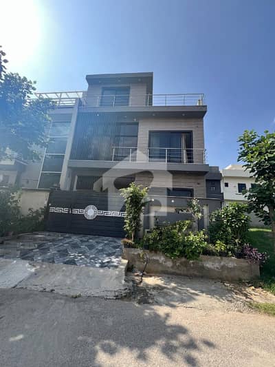 بی ۔ 17 اسلام آباد میں 4 کمروں کا 5 مرلہ مکان 2.4 کروڑ میں برائے فروخت۔ بی ۔ 17 اسلام آباد میں 4 کمروں کا 5 مرلہ مکان 2.4 کروڑ میں برائے فروخت۔