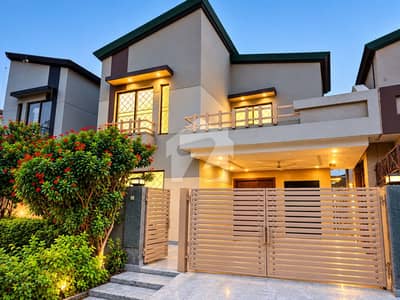 ڈیوائن گارڈنز لاہور میں 4 کمروں کا 12 مرلہ مکان 2.0 لاکھ میں کرایہ پر دستیاب ہے۔ ڈیوائن گارڈنز لاہور میں 4 کمروں کا 12 مرلہ مکان 2.0 لاکھ میں کرایہ پر دستیاب ہے۔