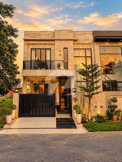 DESIRE HOMES OFFER 5 MARLA HOUSE full furnished FOR SALE IN 9 TOWN