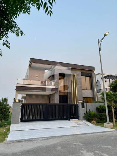 1 KANAL BRAND NEW FULL BASEMENT HOUSE FACING PARK FOR SALE IN DHA PHASE 8