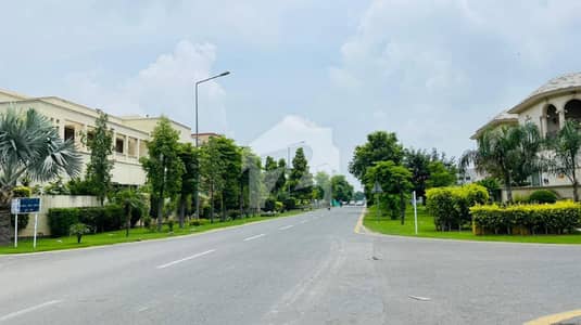 4 Kanal Ideal Location Plot No-386/------Residential Plot Available For Sale Near To Park Masjid & Commercial Market. 4 Kanal Ideal Location Plot No-386/------Residential Plot Available For Sale Near To Park Masjid & Commercial Market.