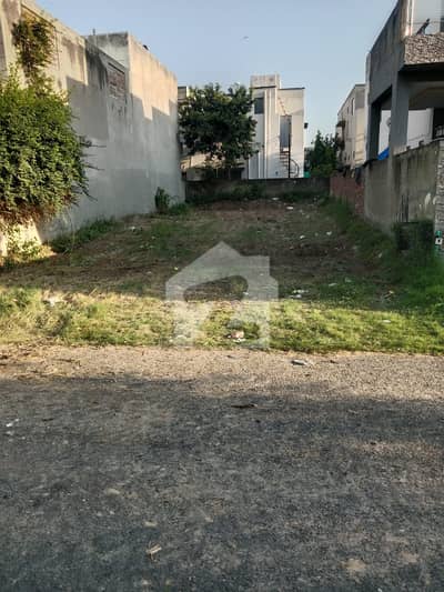 ڈی ایچ اے فیز 8 - بلاک ڈی ڈی ایچ اے فیز 8,ڈی ایچ اے ڈیفینس,لاہور میں 1 کنال رہائشی پلاٹ 6.0 کروڑ میں برائے فروخت۔ ڈی ایچ اے فیز 8 - بلاک ڈی ڈی ایچ اے فیز 8,ڈی ایچ اے ڈیفینس,لاہور میں 1 کنال رہائشی پلاٹ 6.0 کروڑ میں برائے فروخت۔