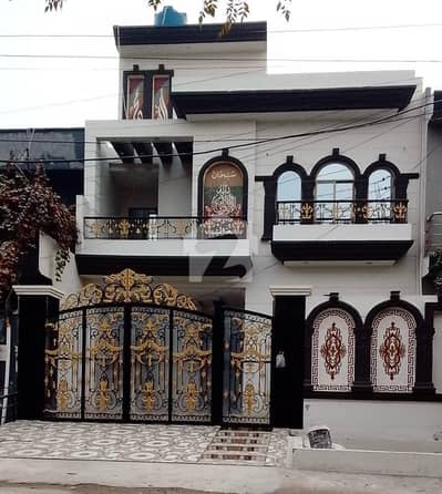 سنی پارک لاہور میں 7 کمروں کا 10 مرلہ مکان 4.75 کروڑ میں برائے فروخت۔