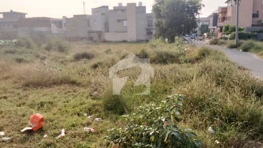 Nasheman-E-Iqbal Phase 2 Commercial Plot Sized 2 Kanal Is Available Nasheman-E-Iqbal Phase 2 Commercial Plot Sized 2 Kanal Is Available