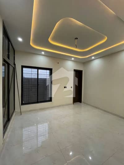 5 Marla office available for rent