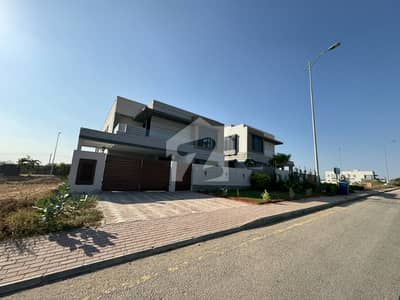 500 Sq Yd Plot For Sale Plot#330 St-08 Precinct-4, Bahria Town Karachi. Cheapest Plot in the Market | Near Entrance | Ready to Construct. Best for Living or Investment. Call Now!