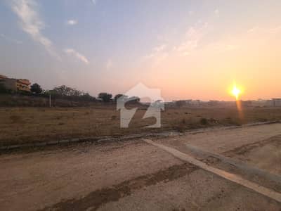 Gulberg Residencia Block V 10 Maral Plot available For sale