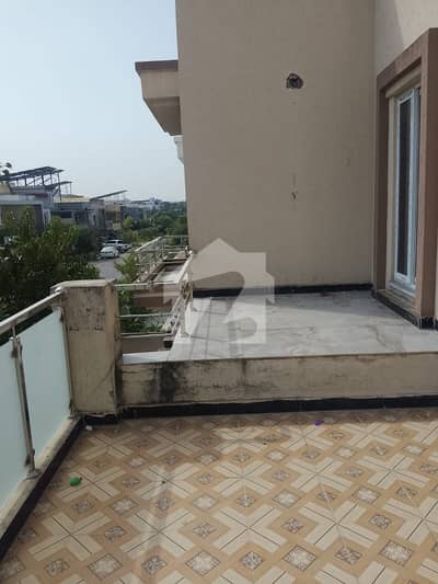 House For Rent 14 Marla Portion  1st Floor  Servant room available  All Facilities Available  Best Location