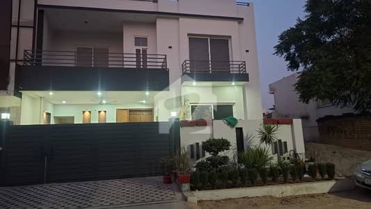 10 Marla Fully Furnished House ( 35*70 in Block B 1 ) ( House with Basement + Solar InstalledBrand New Double Unit House For Sale. In MPCHS Multi Gardens B-17 Islamabad.