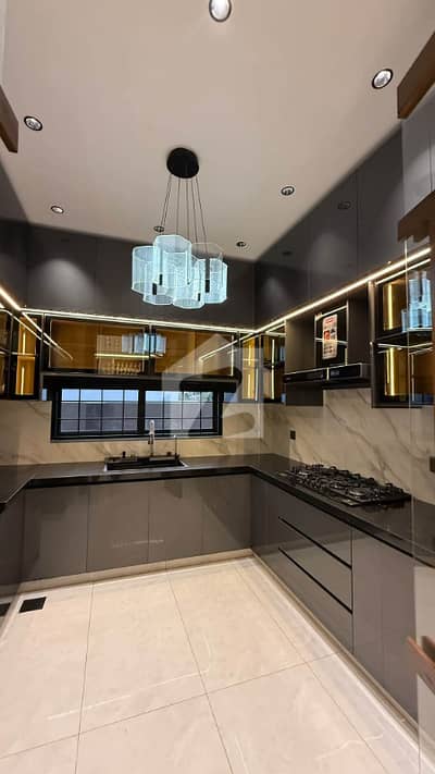 10 Marla Upper Portion For Rent In Bahria Town Lahore