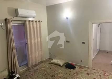 FLAT FOR RENT IN G-10/2, ISLAMABAD Well-Maintained Flat Available for Rent Location: G-10/2, Islamabad