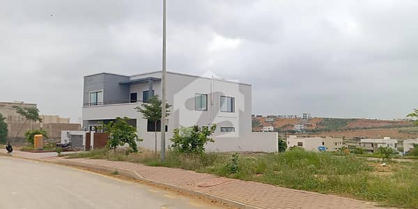 272sq yd Grey Structure Villa available FOR SALE in Precinct-8, near GRAND MOSQUE of Bahria Town Karachi. 5 Bedroom Designed under construction villa on SALE.