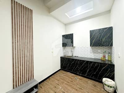 Park Face 5 Marla House for rent
