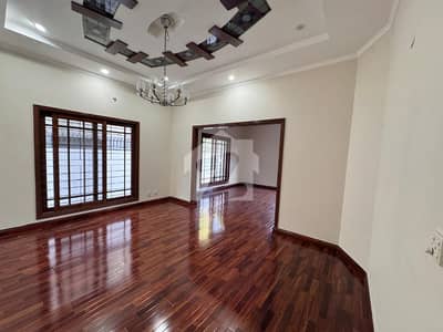 500 Yard Bunglow For Rent DHA phase 6