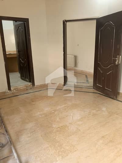 10 Marla Upper Portion Portion for Rent in Bahria Town