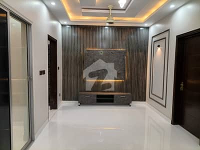 Apartment for rent 2 bed drawing dining 1050 sq feet badar commercial dha phase 5 Karachi
