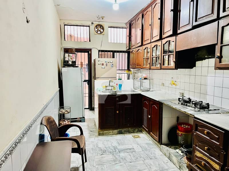 10 Marla Stylish bungalow available for sale 10 Marla Stylish bungalow available for sale
