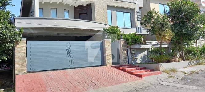 Corner House For Sale In AGOCHS Phase 1, Block B 1 Kenal House Duble Storey